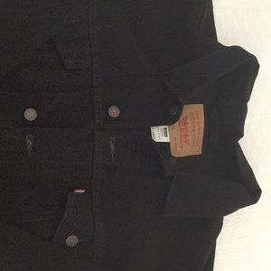 Black Levi’s jean jacket